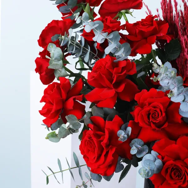 02-8 Full Bloom Red Roses Box Online