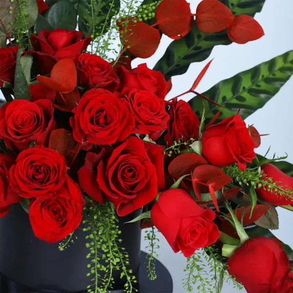 Send Sweet Heart Floral box Marvel