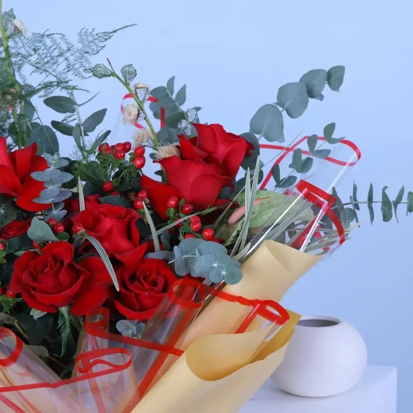 Tara Red Rose with Ferrero2 Tara Red Rose