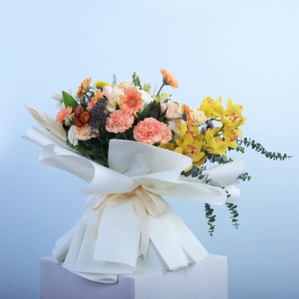 01 Blooms & Bliss mix flower bouquet