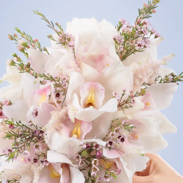 romantic-white-wedding-bouquet_02