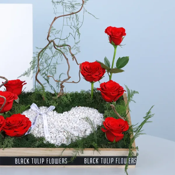 heart shaped design with Red roses